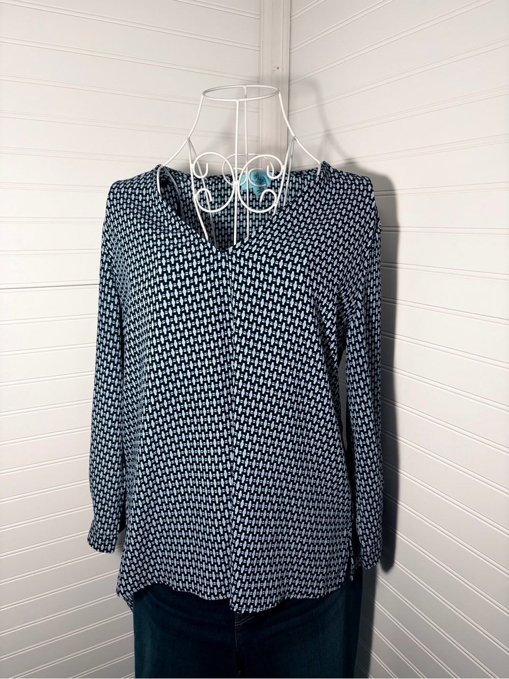 CeCe Light Blue Geometric V-Neck Tie-Sleeve Blouse - Picture 4 of 10